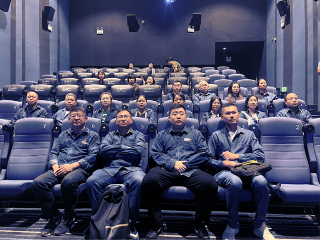 觀看《東極島》厚植愛國(guó)情懷(圖3) 觀看《東極島》厚植愛國(guó)情懷(圖3)